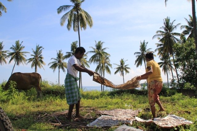Keluarga Nomaden di Kawasan Wisata